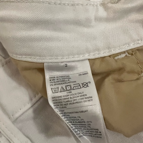 Old Navy Size 2 Rockstar mid-rise white skinny stretch ankle jeans - Picture 4 of 5